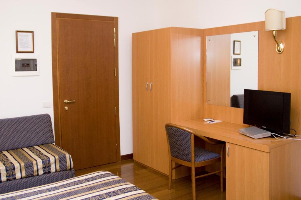 Hotel Ristorante Dotto Varago Habitación foto