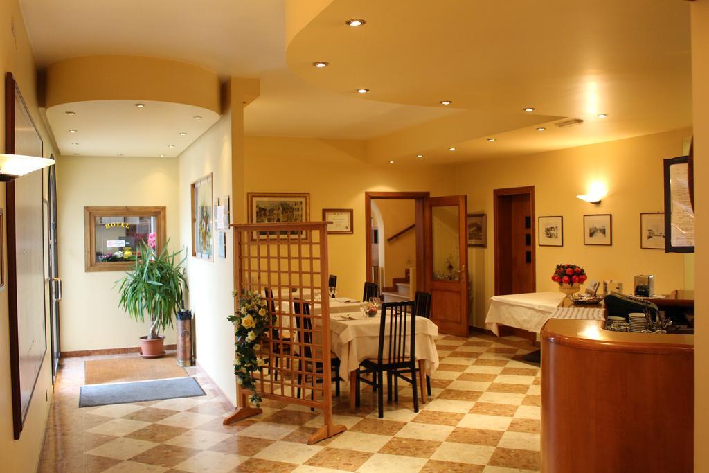 Hotel Ristorante Dotto Varago Exterior foto